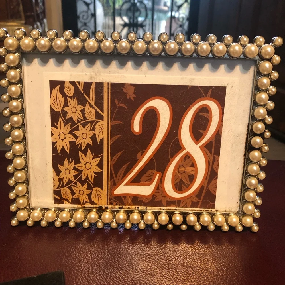 Pearl-Embellished Decorative Picture Frames